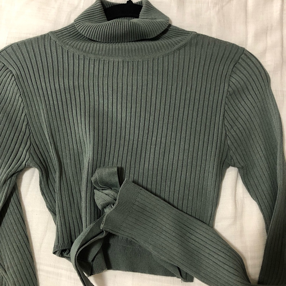Green Turtle Neck Wrap Crop Top